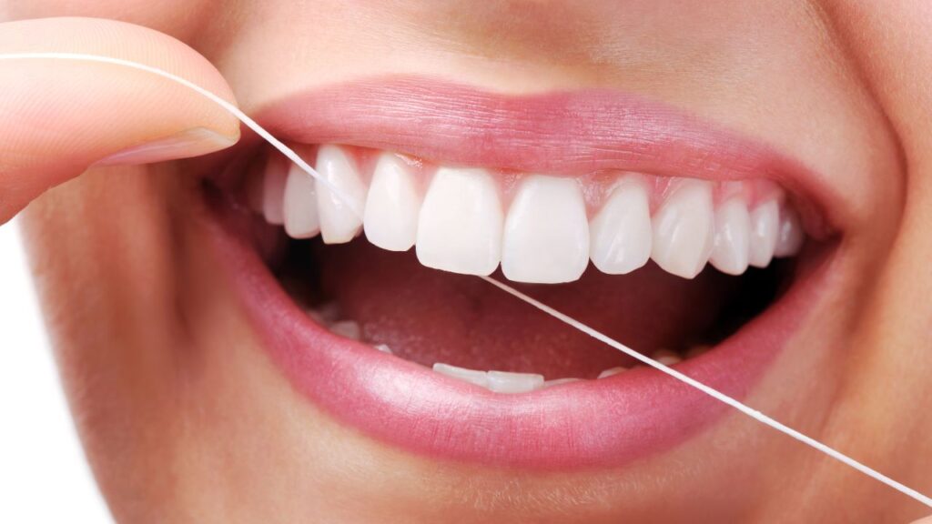 Cómo mantener tu sonrisa después de la ortodoncia: retenedores y hábitos clave 3 retenedores cuidados post tratamiento 3 | Echeverría & Del Valle